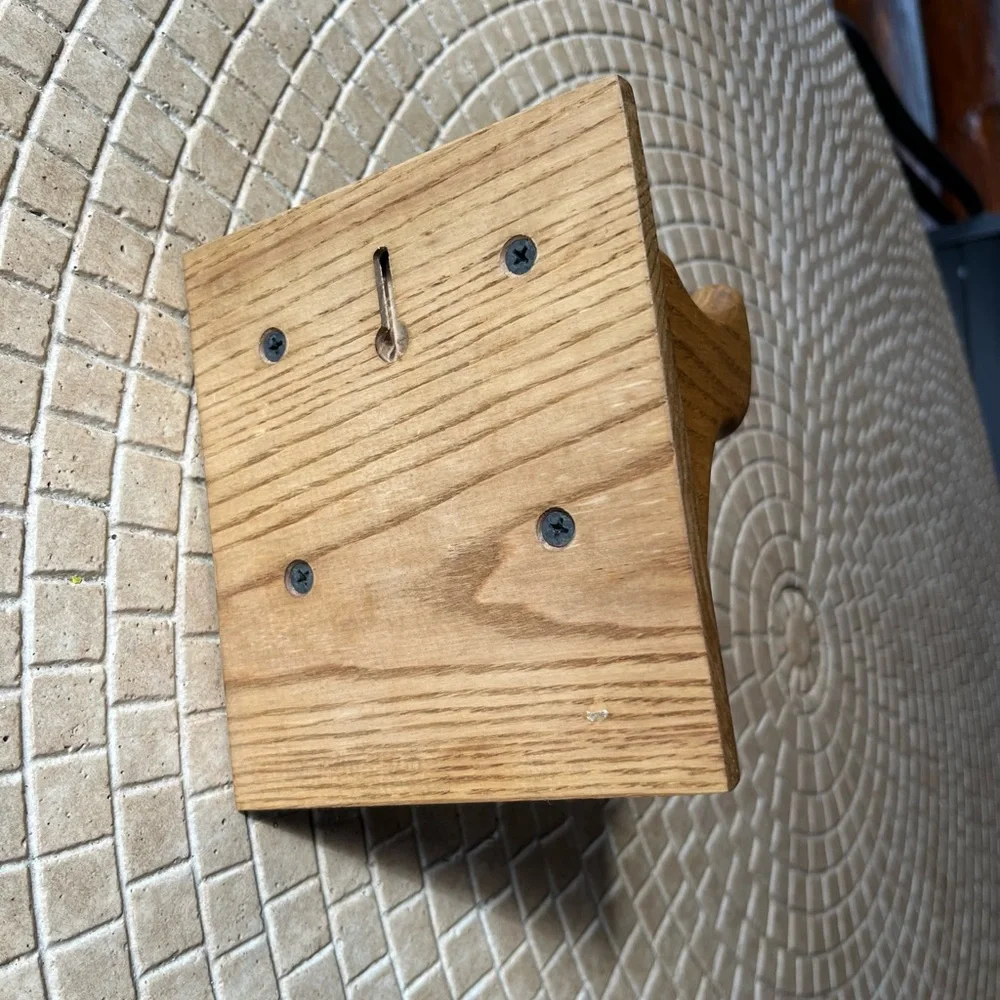 Guitar Hanger (wall-mount)